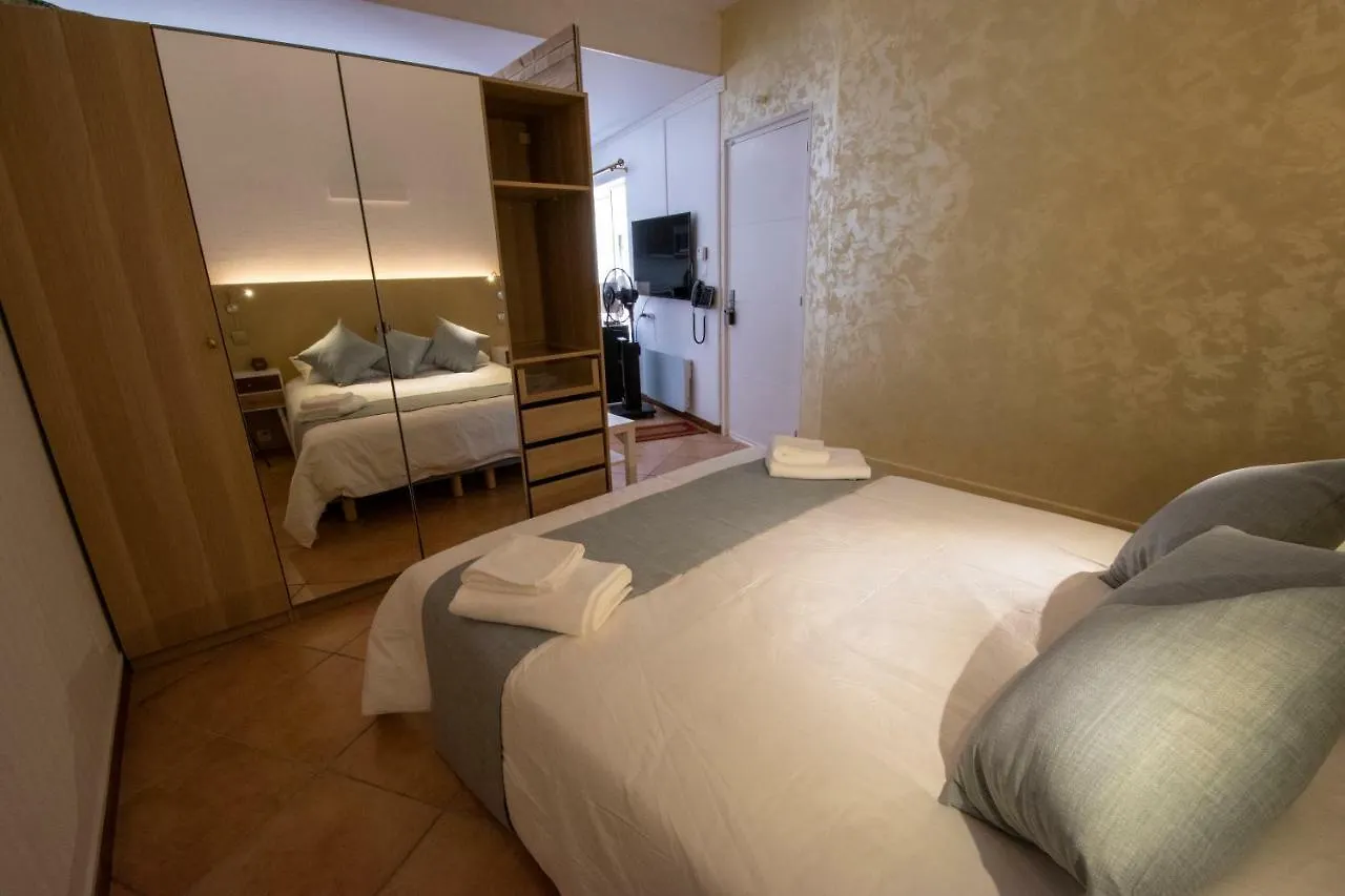 A L'Ombre Du Palais Apartment Avignon France