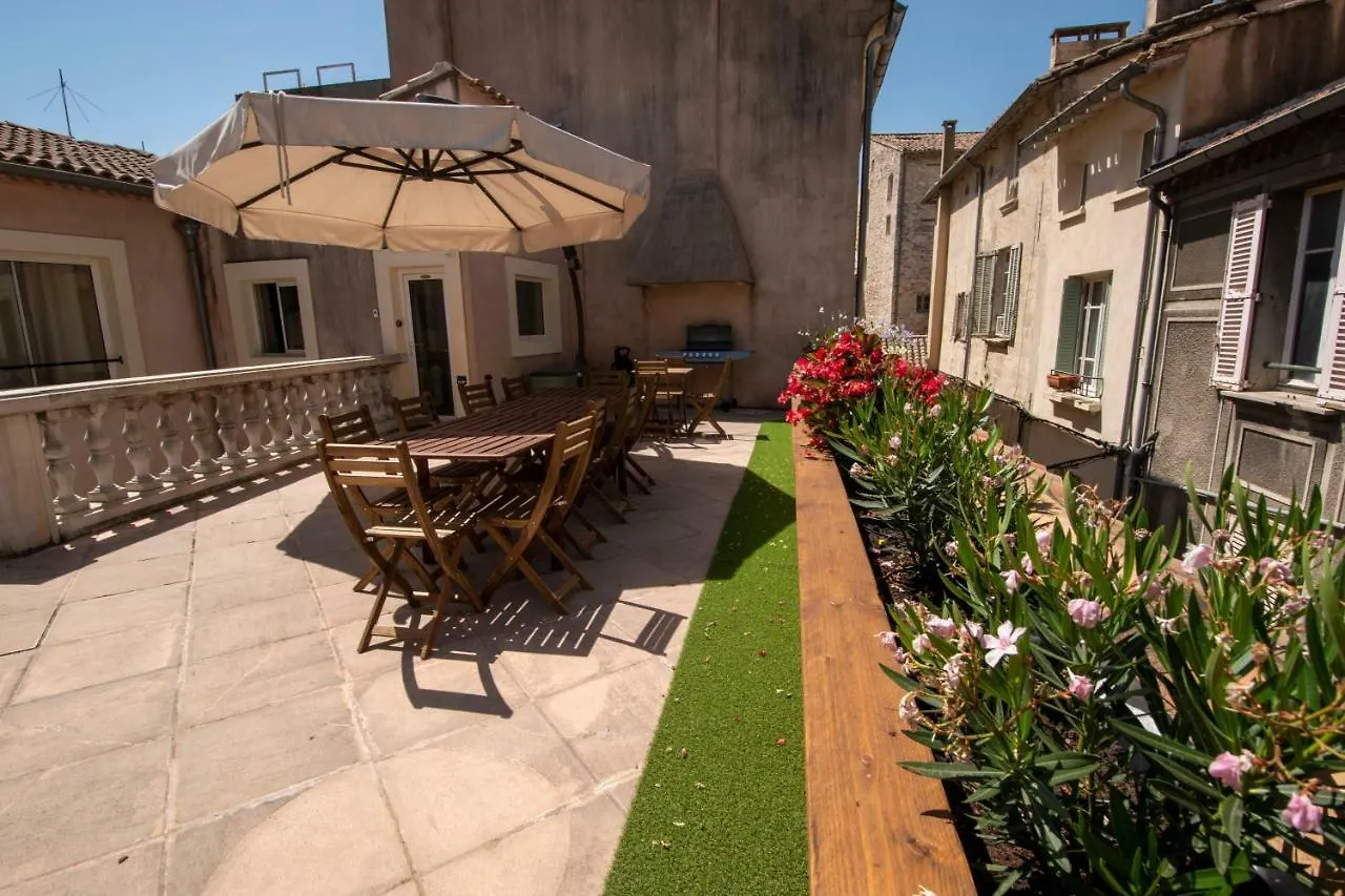A L'Ombre Du Palais Apartment Avignon France
