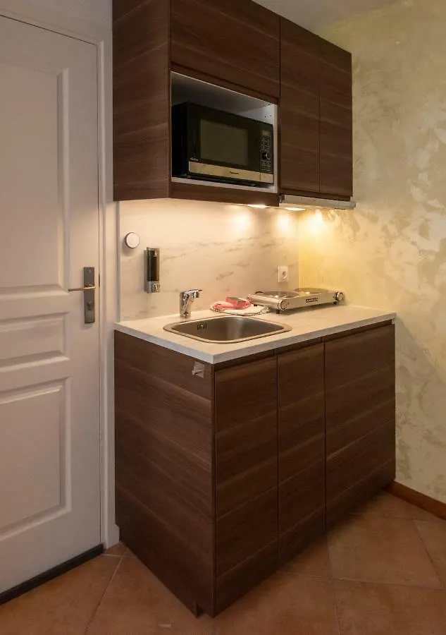 Apartment Ferienwohnung A L'Ombre Du Palais Avignon